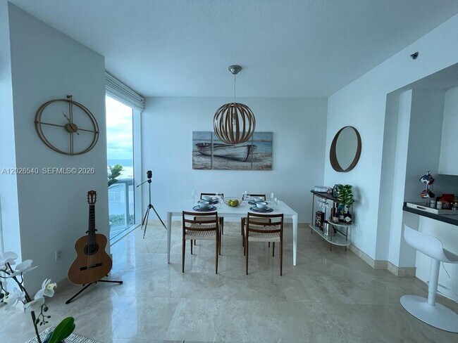 Building Photo - 6515 Collins Ave