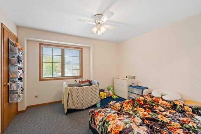 Building Photo - 1853 Wallinford Dr