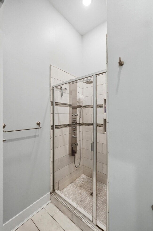 Building Photo - 408 Scott St