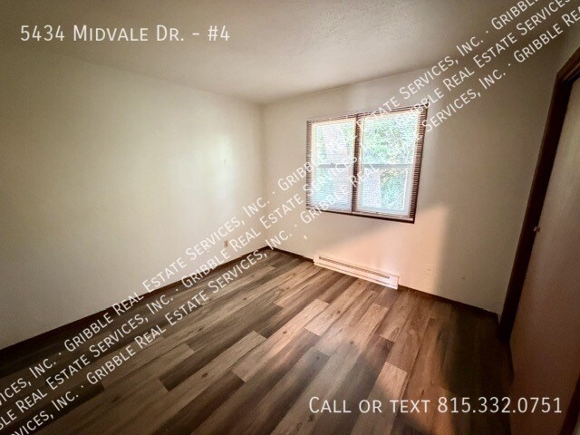 Building Photo - 5434 Midvale Dr