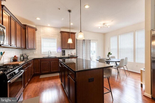 Building Photo - 513 Bluffton Dr