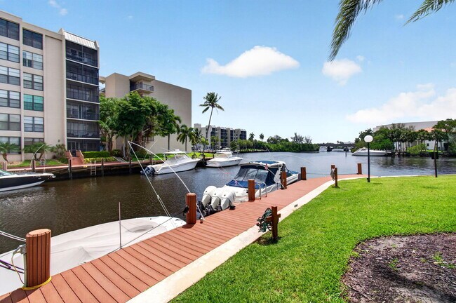 Building Photo - 12 Royal Palm Way