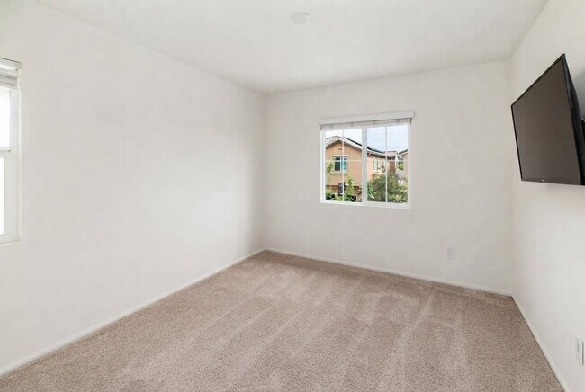Building Photo - 251 Saratoga Ct