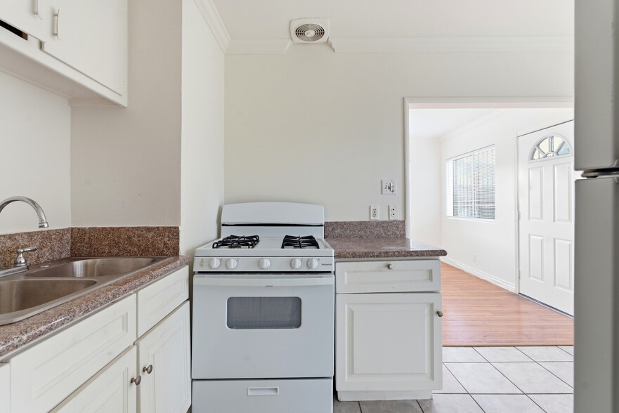 Building Photo - 7932 Brimfield Ave