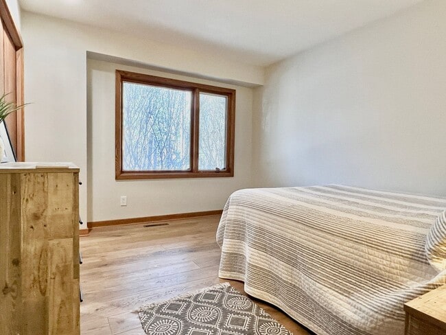 Building Photo - Sophisticated Condo Retreat on Old Mission Peninsula