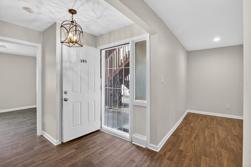 Building Photo - 3575 Oakvale Rd