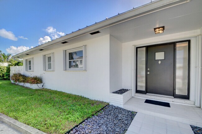 Building Photo - 1171 Bimini Ln