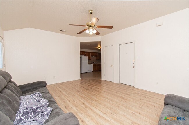 Building Photo - 609 Bermuda St