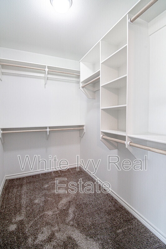 Building Photo - 100 Shorewood Dr