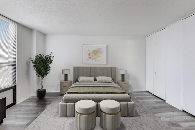 Building Photo - 899 S Plymouth Ct