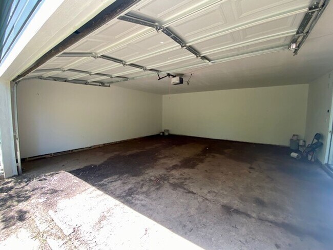Building Photo - 2401 Darien St