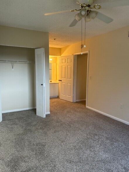 Building Photo - 266 Village Blvd