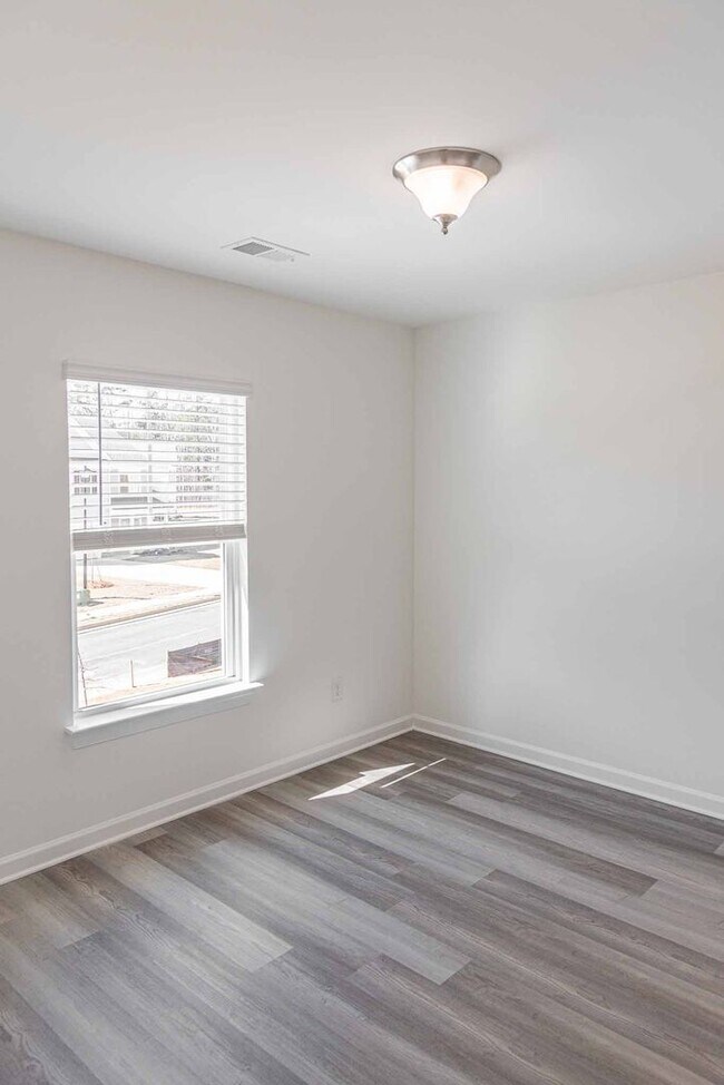 Building Photo - BRAND NEW SINGLE FAMILY HOME IN LOGANVILLE