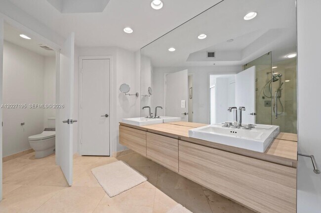 Building Photo - 17301 Biscayne Blvd