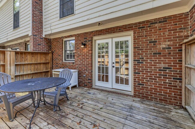 Building Photo - Amazing 2BE/2.5BA duplex in the heart of Belmont & Hillsboro Village!