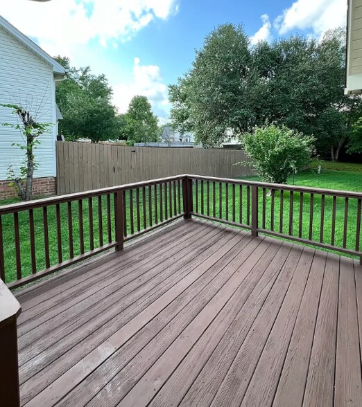 Building Photo - 1816 Devon Dr