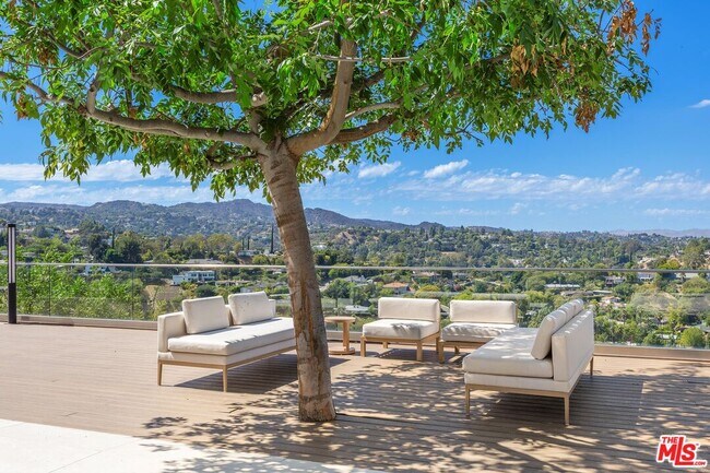 Building Photo - 3911 Cody Rd