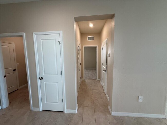 Building Photo - 5740 Woodland Sage Dr