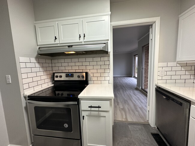 Building Photo - 2037 NW 32 Ter