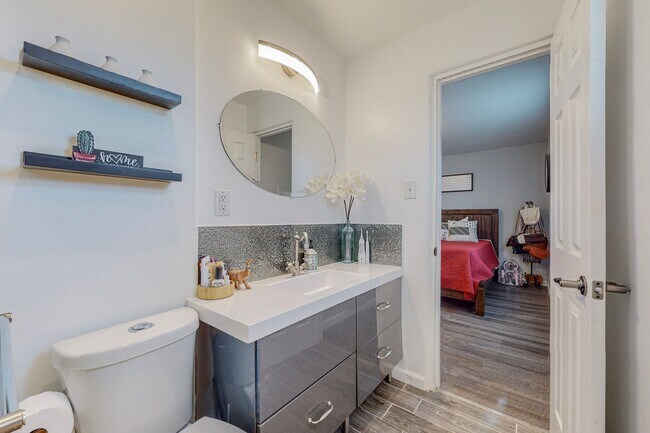 Building Photo - Charming NE Heights 3 Bedroom 2 Bath