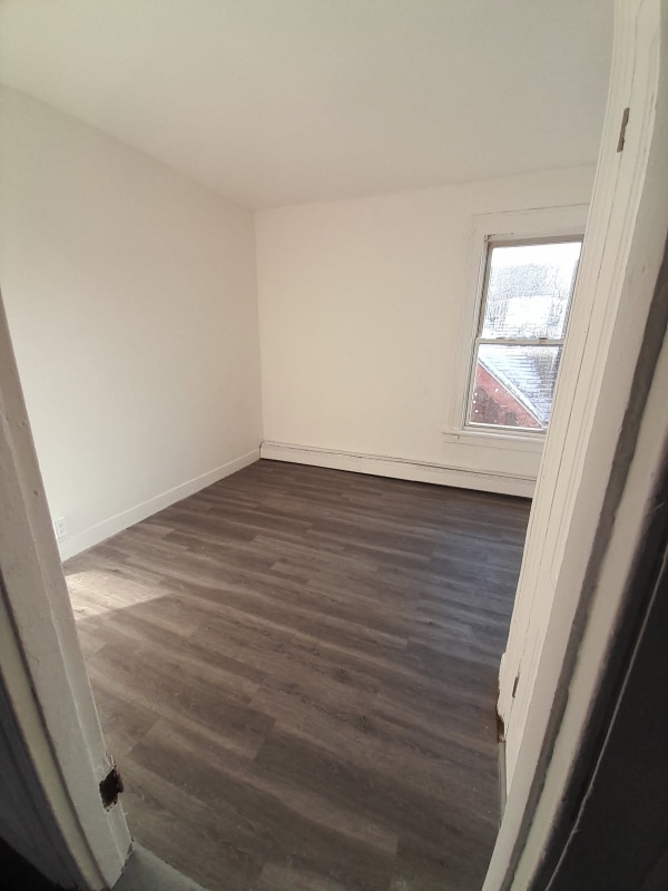 Building Photo - 120 Babcock St