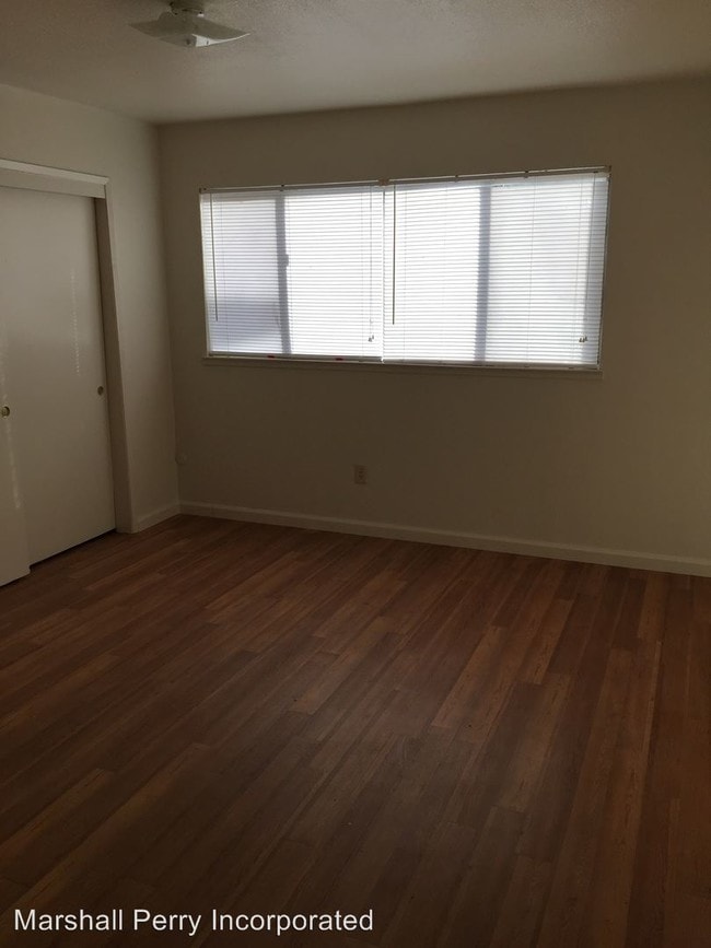 Building Photo - 620 Paradise Rd