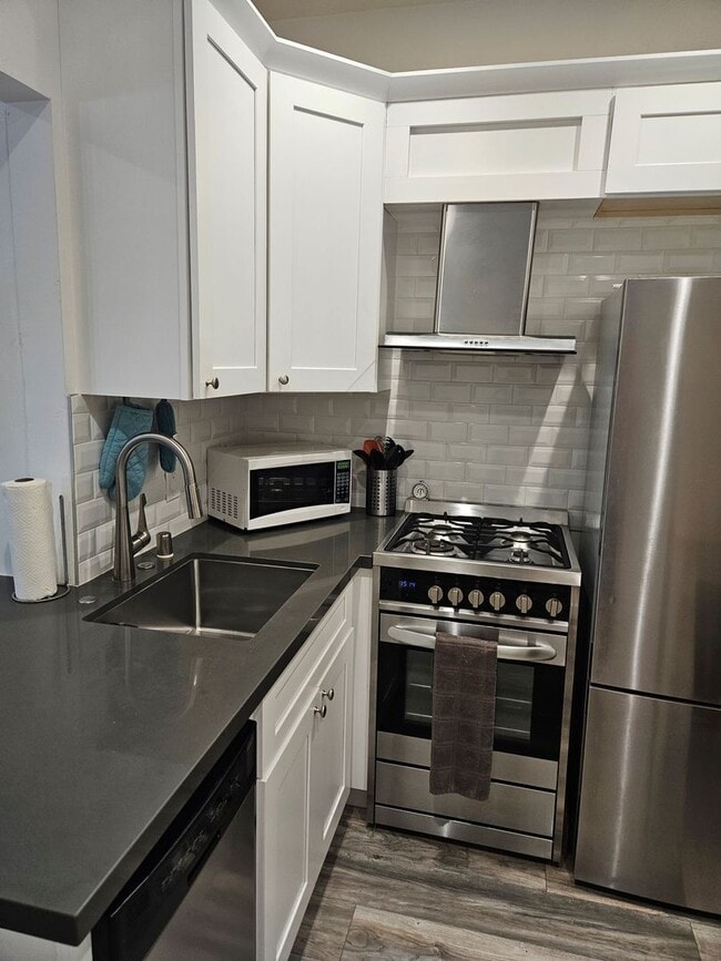 Building Photo - 540 Orange Ave