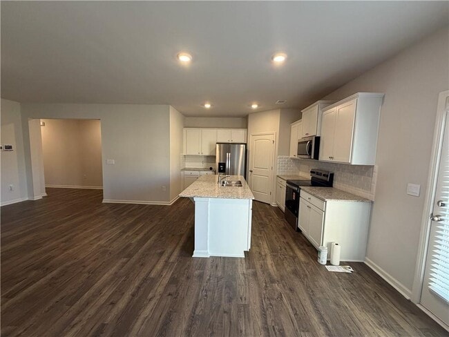 Building Photo - 30 Rustin Rdg