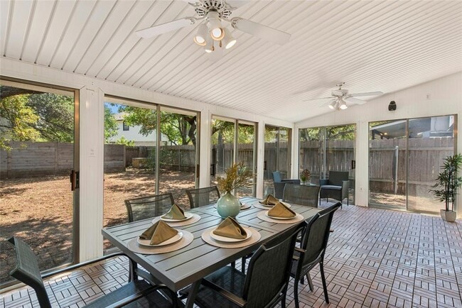 Building Photo - 8411 Glen Canyon Dr