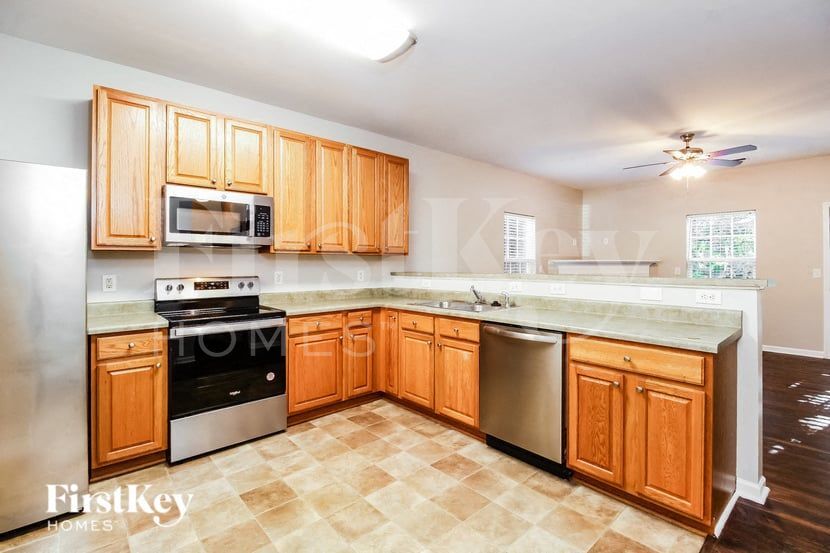 Building Photo - 1103 Birkdale Dr