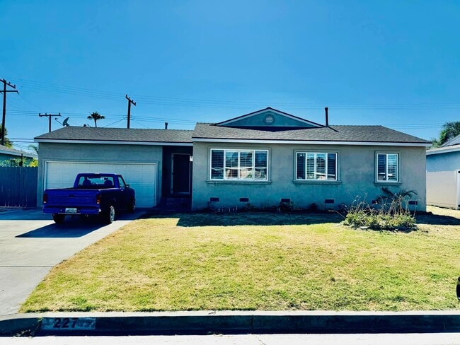 Primary Photo - 227 N Aladdin Dr