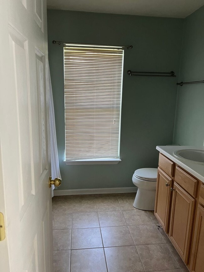 Building Photo - Charming 3-Bedroom Ranch in Quiet NW Roano...
