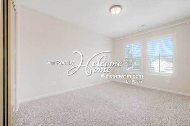 Building Photo - 4698 Hampton Ln