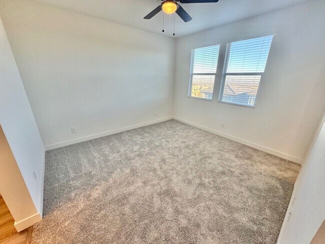 Building Photo - MOVE IN SPECIAL WITH THIS BEAUTIFUL BRAND NEW HOME: 3-BEDROOM HOME IN SUMMERLIN RESIDENCE
