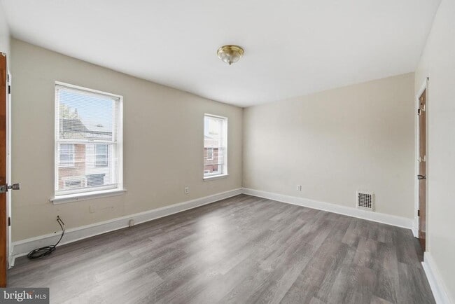 Building Photo - 430 Cross St