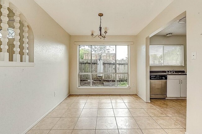 Building Photo - 13159 High Star Dr