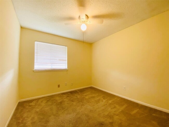 Building Photo - 21426 Park Bishop Dr