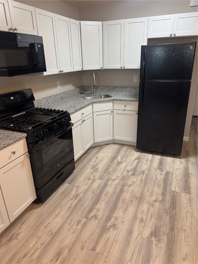 Building Photo - 3679 S Broadway