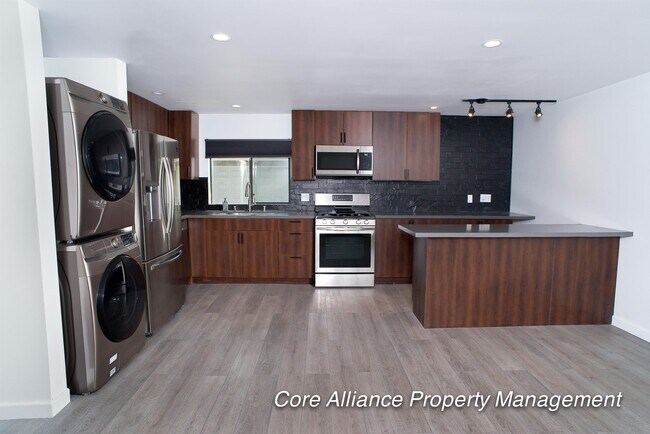 Building Photo - 20422 Schoenborn St