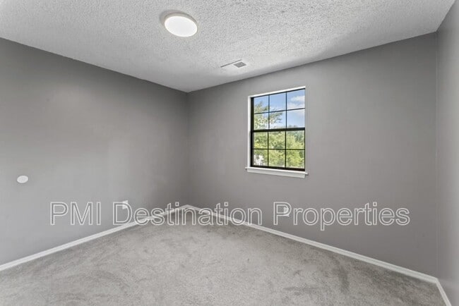 Building Photo - 2902 Eaton St