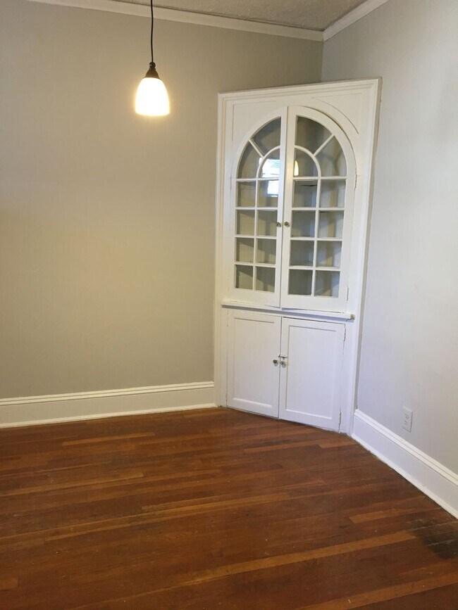 Interior Photo - 430 Ponce