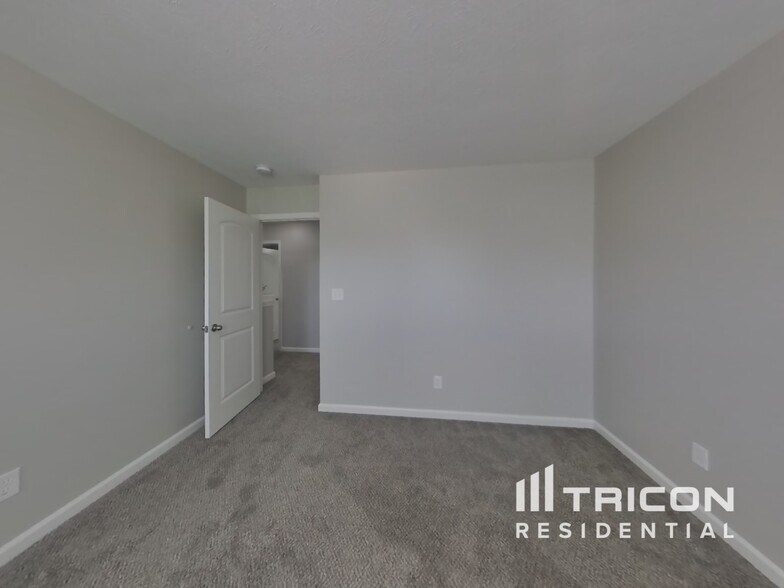 Building Photo - 371 Wakefield Ct