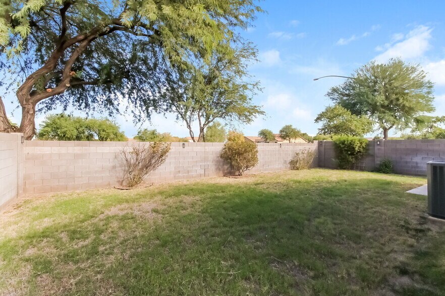 Building Photo - 11218 E Quarry Ave