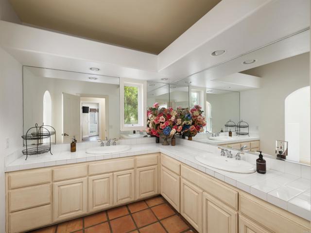Building Photo - 20784 Fortuna Del Norte