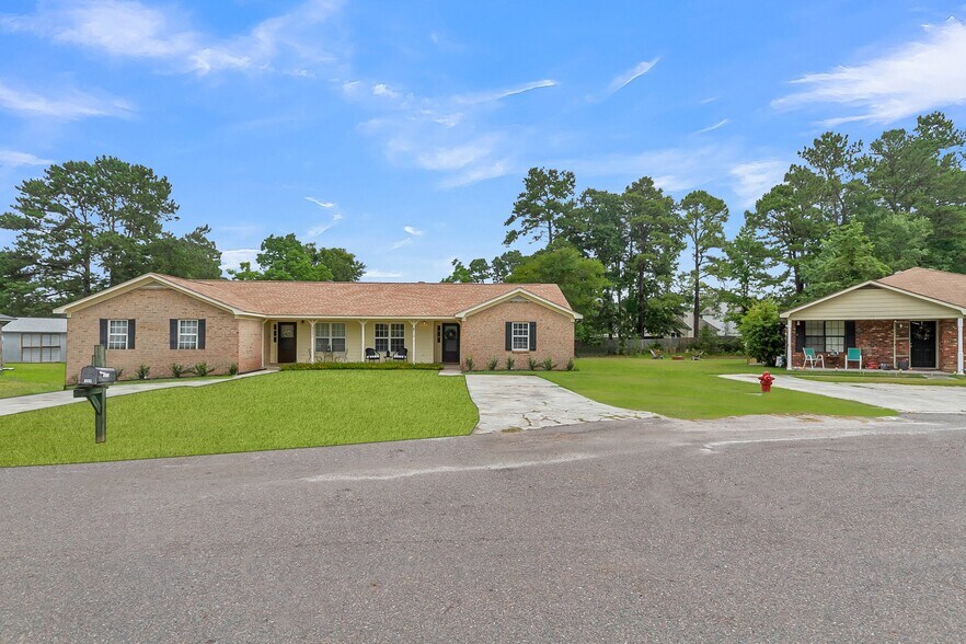 Off street parking for 2 autos - 113 Ashwood Ct
