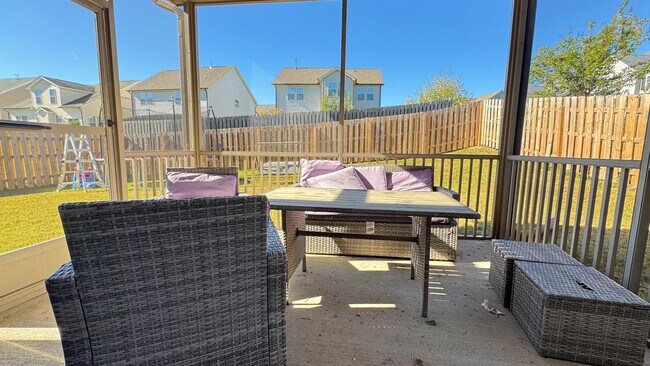 Building Photo - 1910 Pennypacker Ln