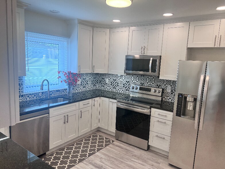 Building Photo - 1303 Chipperfield Dr