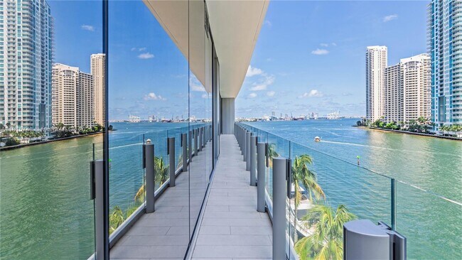 Building Photo - 300 Biscayne Blvd Way