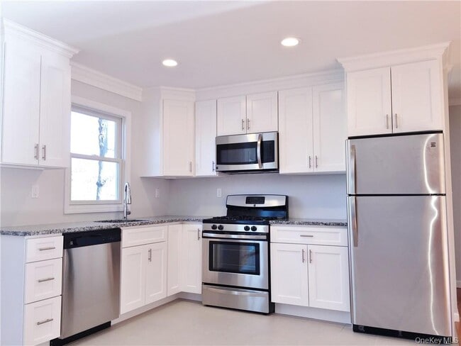 Building Photo - 155 Shear Hill Rd