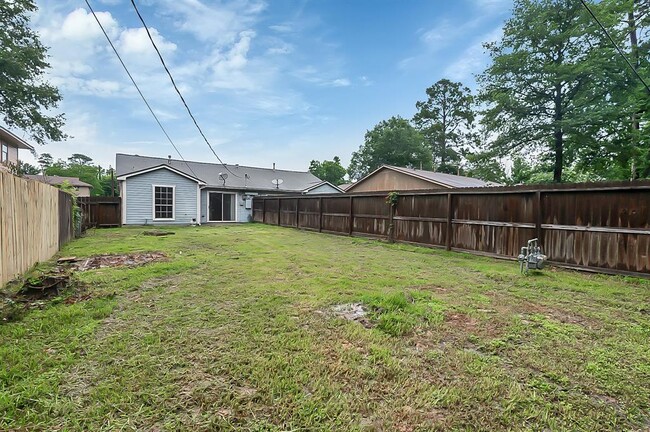 Building Photo - 1606 Hazelwood St